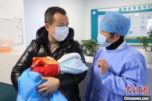 美国产科医生感人视频,母爱伟大，生命奇迹见证