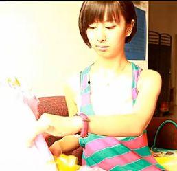 国产王茜在线视频青草,青草映衬下的青春风采